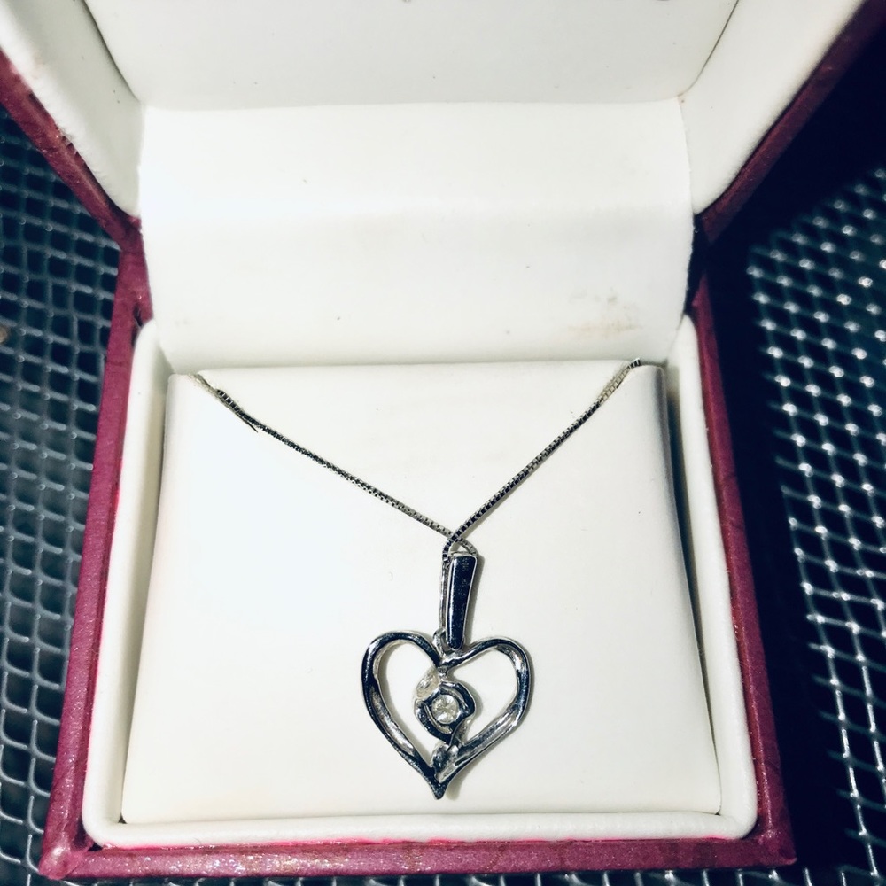 Helzberg Diamonds heart diamond necklace - Picture 3 of 7